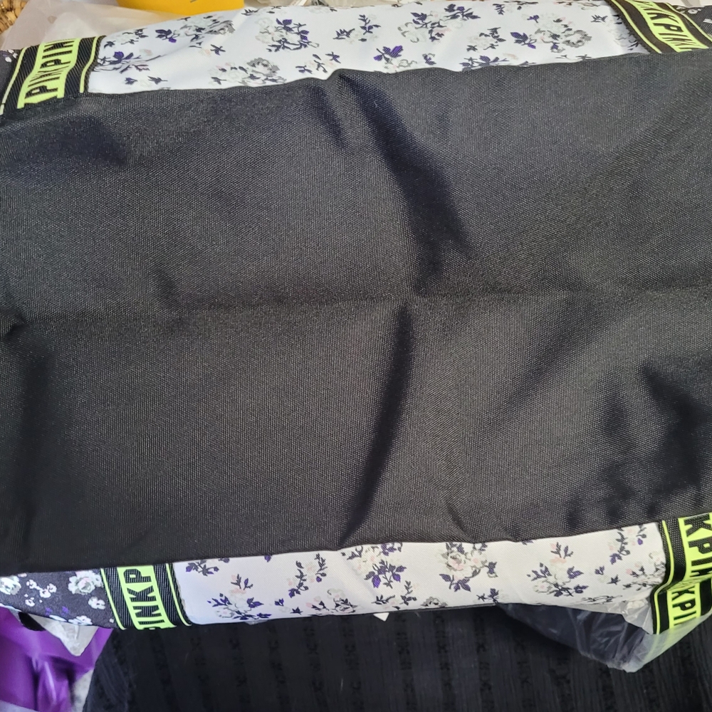 Victoria's Secret Getaway Weekend Gym Tote Bag - Floral Brand New- Very Large! - Picture 7 of 8